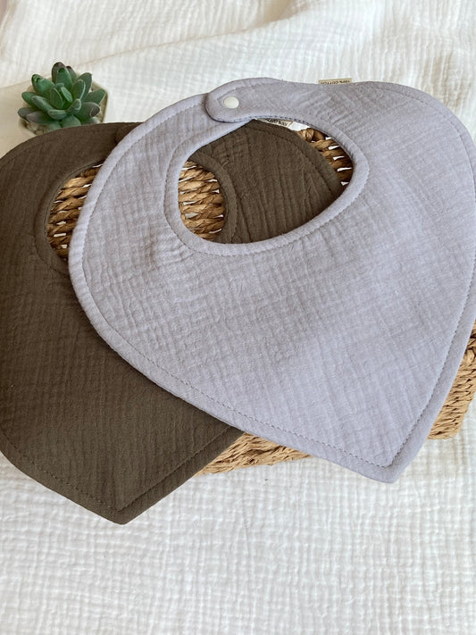 Babero bandana gris plata