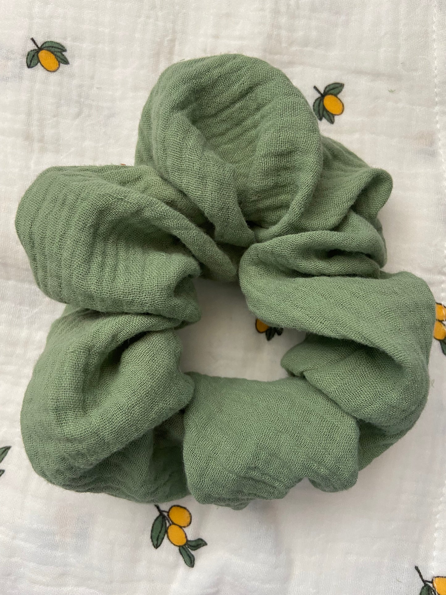 Scrunchie verde musgo