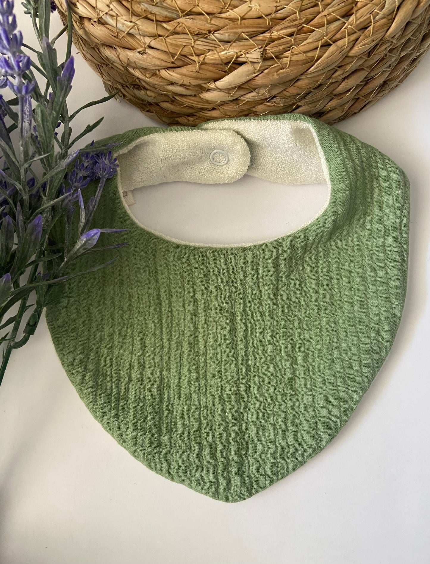 Babero muselina verde musgo